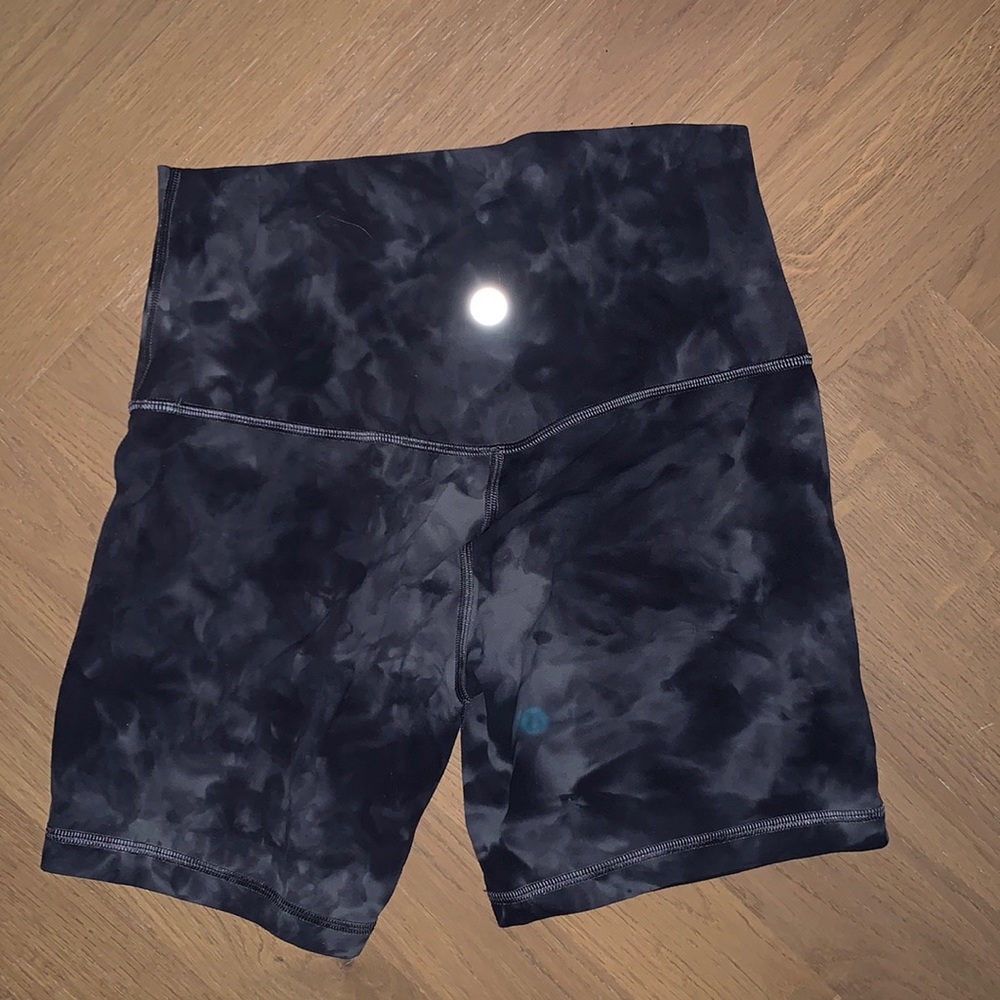 Marble lululemon wunder under biker shorts